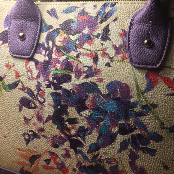 Cute @ Colorful Handbag EUC Nice lining @ hardware - Picture 3 of 8